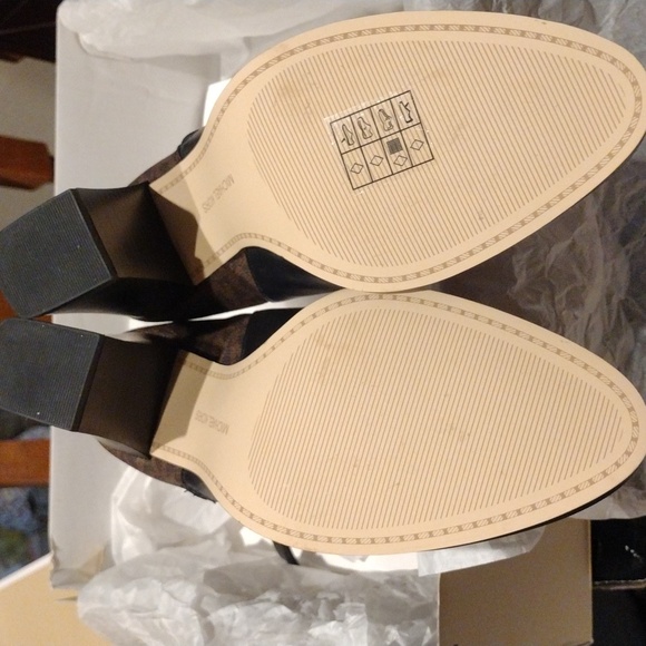 NIB🔥$325+ Michael Kors "Britt Ankle Boots" Size 8 Brown & Black MK 😍 - Picture 6 of 12